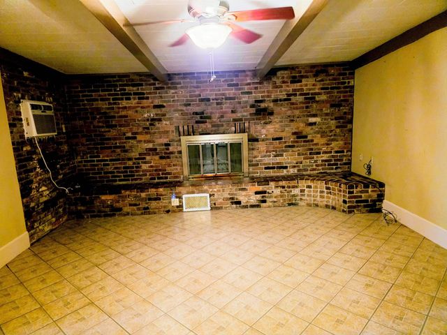 200 Rogers, Henderson, TX 75654