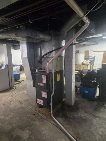 605 Spruce Ave, Sharon, PA 16146