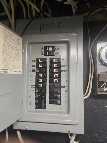 605 Spruce Ave, Sharon, PA 16146