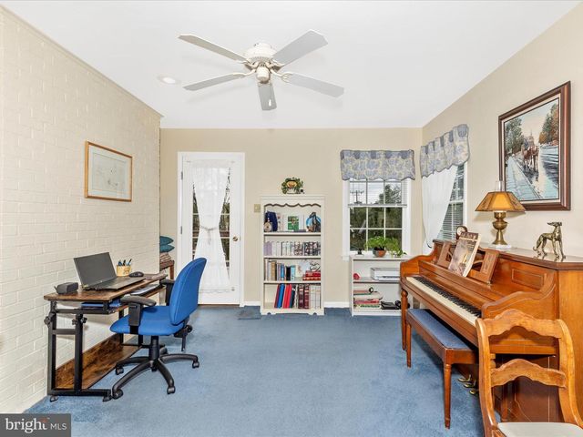 13315 APPLE HILL DR, Hagerstown, MD 21742