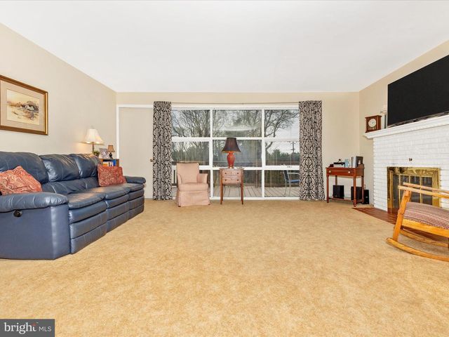 13315 APPLE HILL DR, Hagerstown, MD 21742
