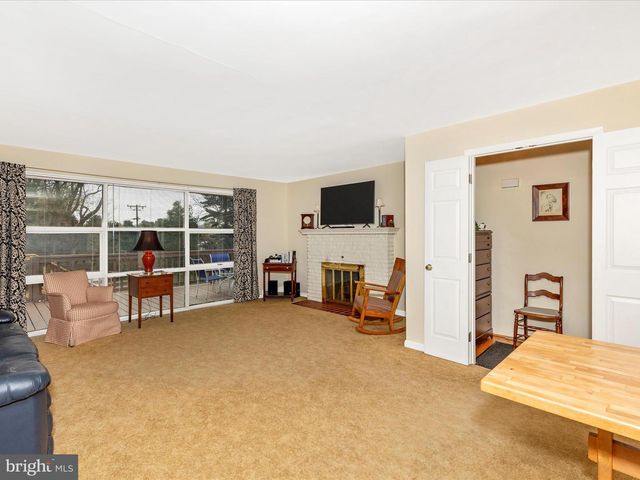 13315 APPLE HILL DR, Hagerstown, MD 21742