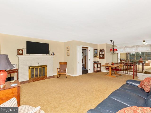13315 APPLE HILL DR, Hagerstown, MD 21742