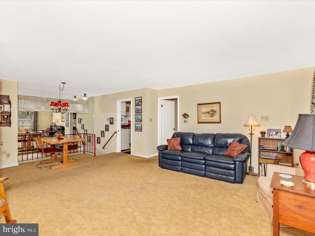 13315 APPLE HILL DR, Hagerstown, MD 21742