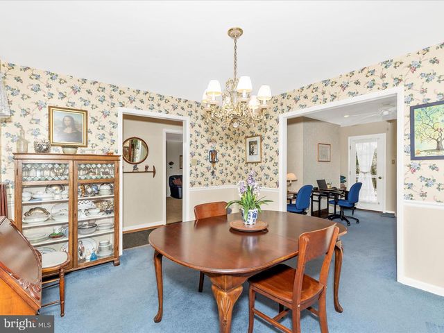 13315 APPLE HILL DR, Hagerstown, MD 21742