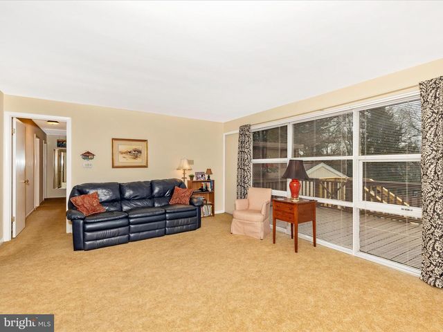 13315 APPLE HILL DR, Hagerstown, MD 21742