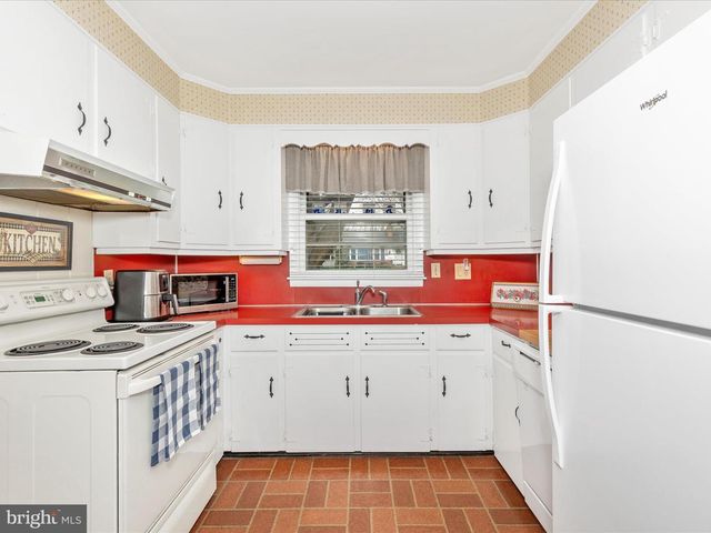13315 APPLE HILL DR, Hagerstown, MD 21742