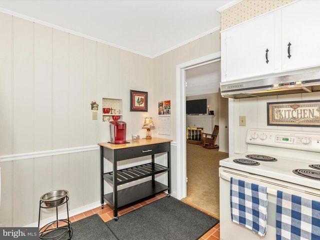 13315 APPLE HILL DR, Hagerstown, MD 21742