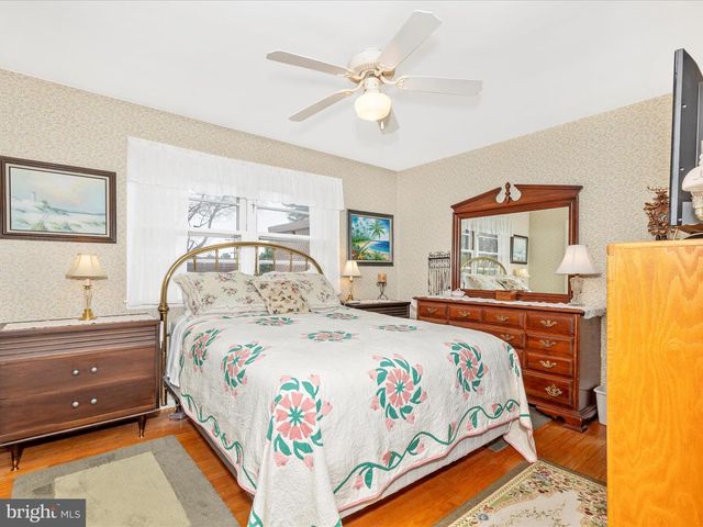 13315 APPLE HILL DR, Hagerstown, MD 21742