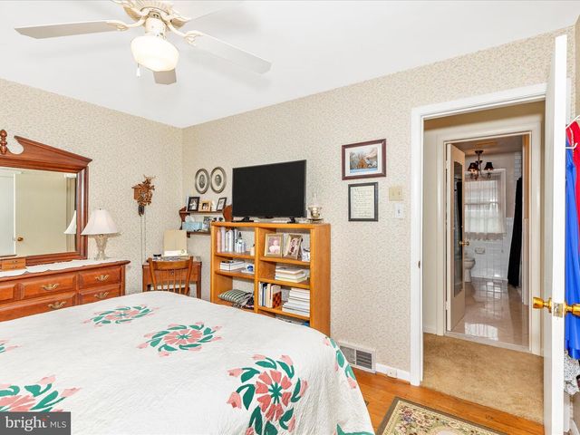 13315 APPLE HILL DR, Hagerstown, MD 21742