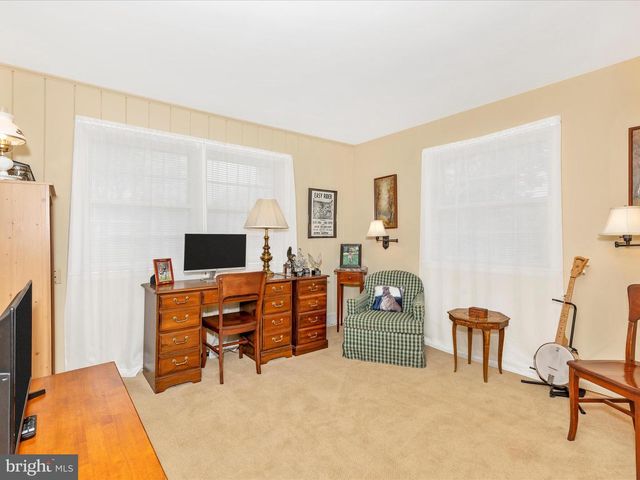 13315 APPLE HILL DR, Hagerstown, MD 21742