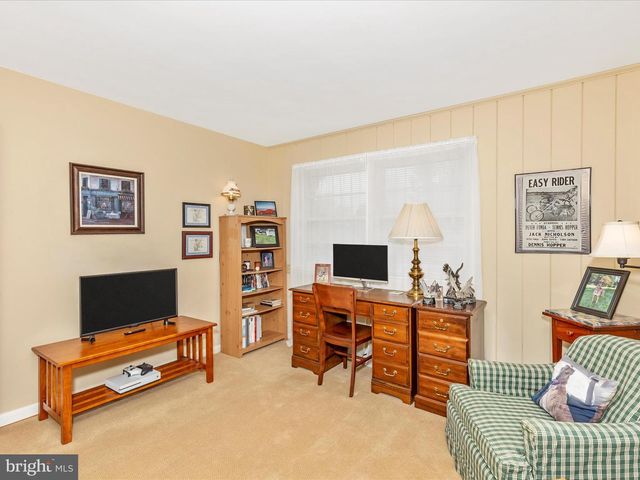 13315 APPLE HILL DR, Hagerstown, MD 21742