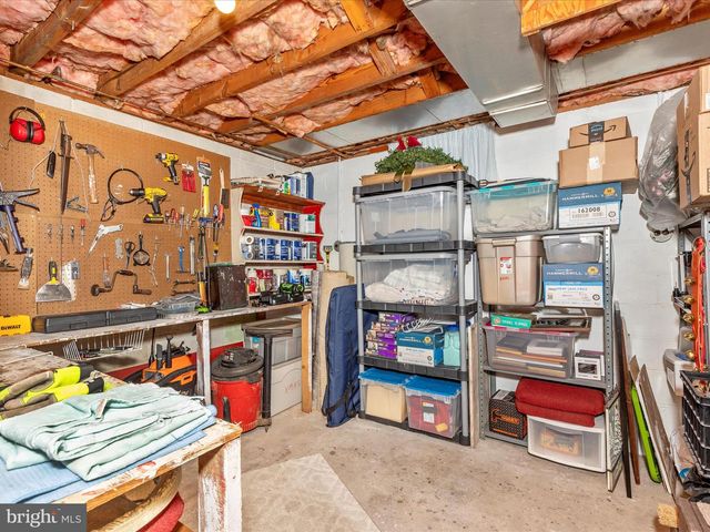 13315 APPLE HILL DR, Hagerstown, MD 21742