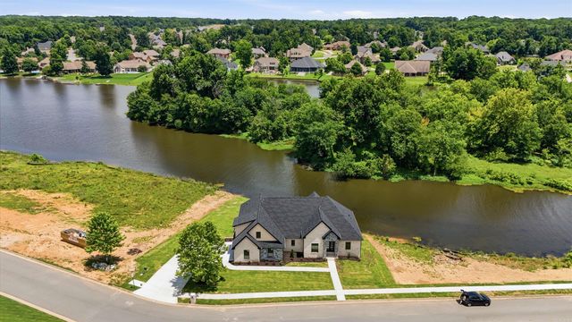 7612 S Shoreline Blvd, Benton, AR 72019