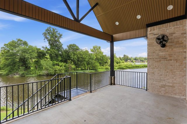 7612 S Shoreline Blvd, Benton, AR 72019
