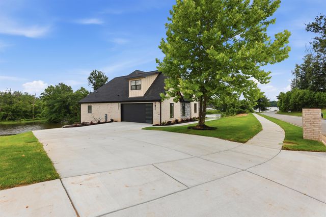 7612 S Shoreline Blvd, Benton, AR 72019