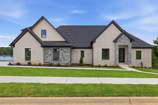 7612 S Shoreline Blvd, Benton, AR 72019