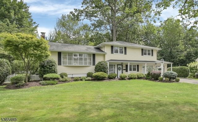 8 Manor Rd, Livingston Twp., NJ 07039