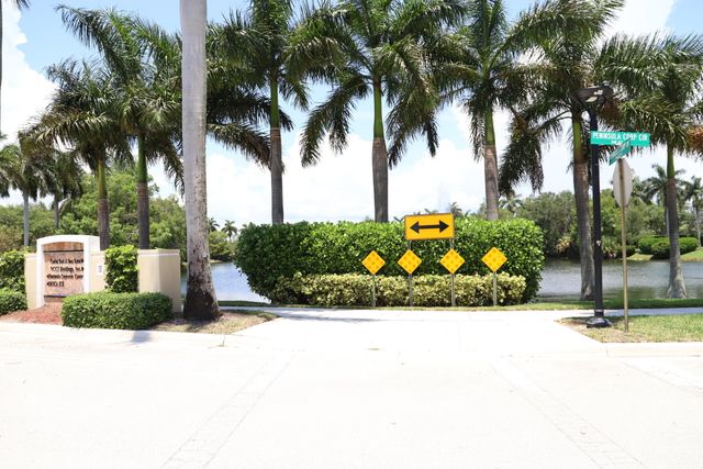 806 NW 82ND Place, Boca Raton, FL 33487
