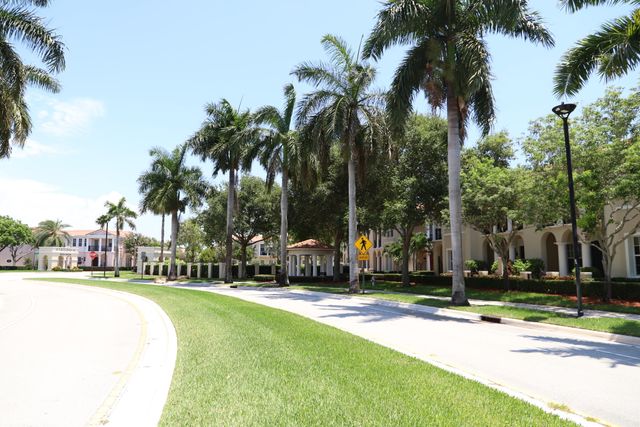 806 NW 82ND Place, Boca Raton, FL 33487