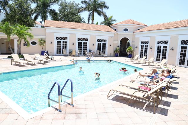 806 NW 82ND Place, Boca Raton, FL 33487