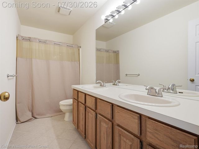 543 Arlington Drive, Rochester Hills, MI 48307