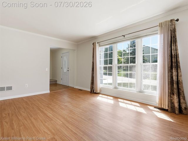 543 Arlington Drive, Rochester Hills, MI 48307