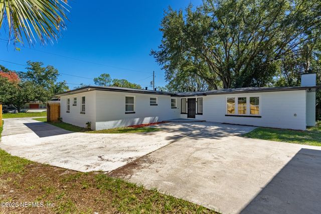 2944 CORKWOOD Road W, Jacksonville, FL 32277