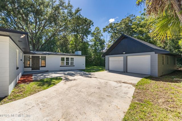 2944 CORKWOOD Road W, Jacksonville, FL 32277