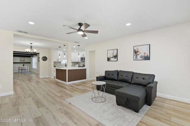 2944 CORKWOOD Road W, Jacksonville, FL 32277