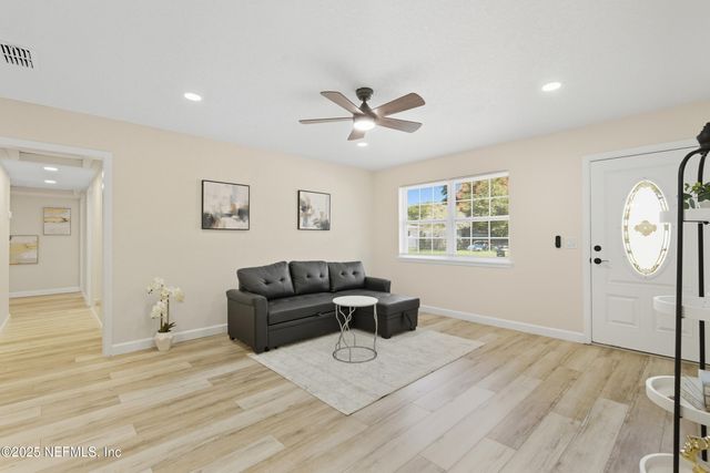 2944 CORKWOOD Road W, Jacksonville, FL 32277