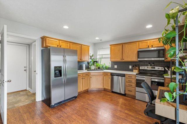 2389 AVENUE M WAY, Council Bluffs, IA 51501