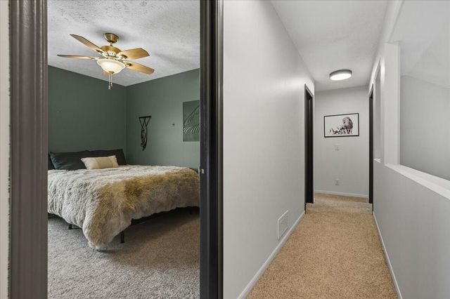 2389 AVENUE M WAY, Council Bluffs, IA 51501