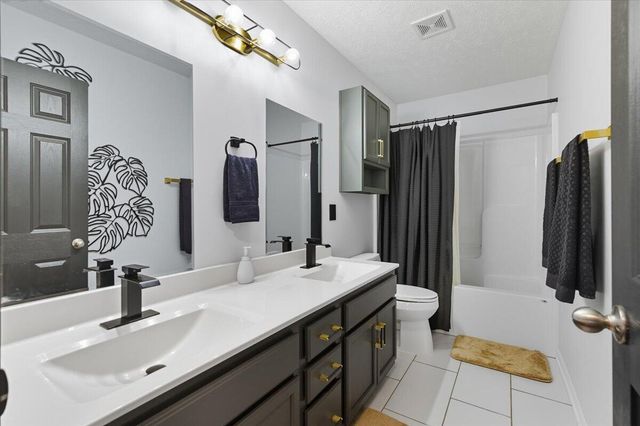 2389 AVENUE M WAY, Council Bluffs, IA 51501