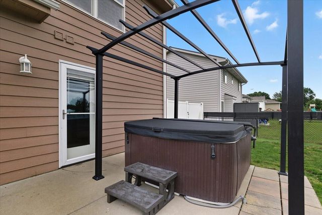 2389 AVENUE M WAY, Council Bluffs, IA 51501