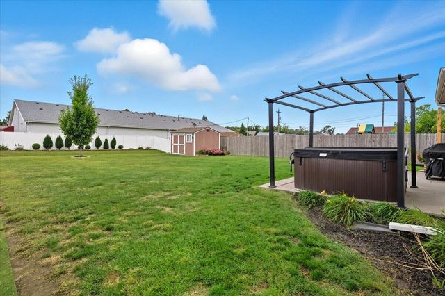 2389 AVENUE M WAY, Council Bluffs, IA 51501