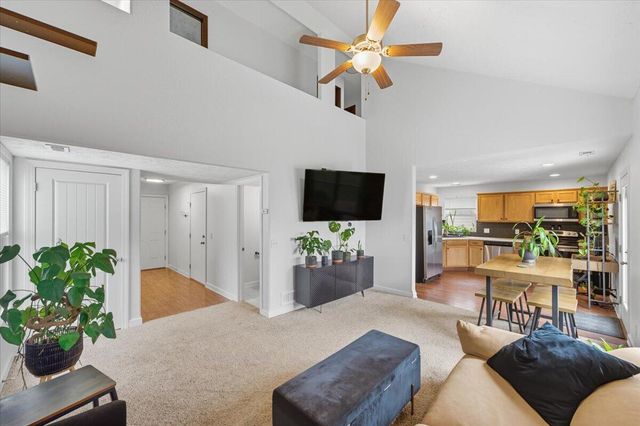 2389 AVENUE M WAY, Council Bluffs, IA 51501