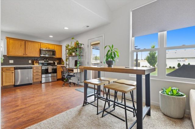 2389 AVENUE M WAY, Council Bluffs, IA 51501