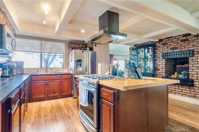 3695 Holly Vista Drive, Highland, CA 92346