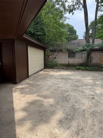3206 Cascade Creek Drive, Houston, TX 77339
