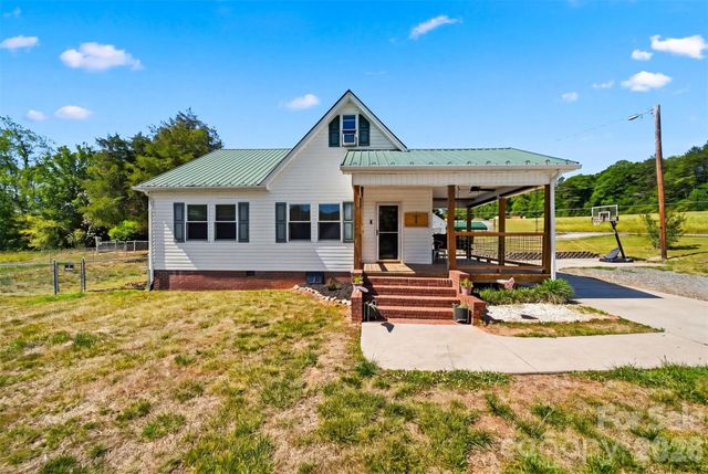 4039 Hartland Road, Lenoir, NC 28645