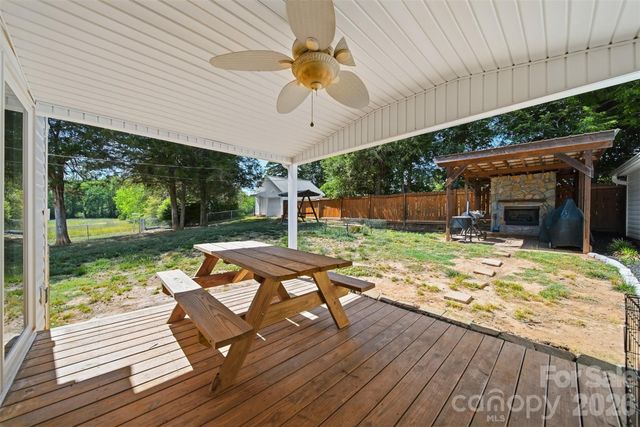 4039 Hartland Road, Lenoir, NC 28645
