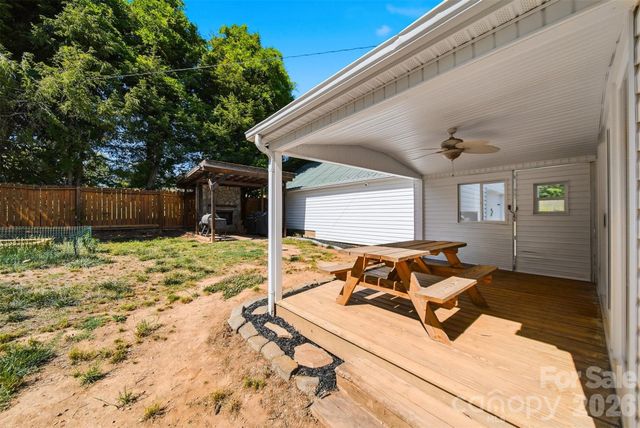 4039 Hartland Road, Lenoir, NC 28645