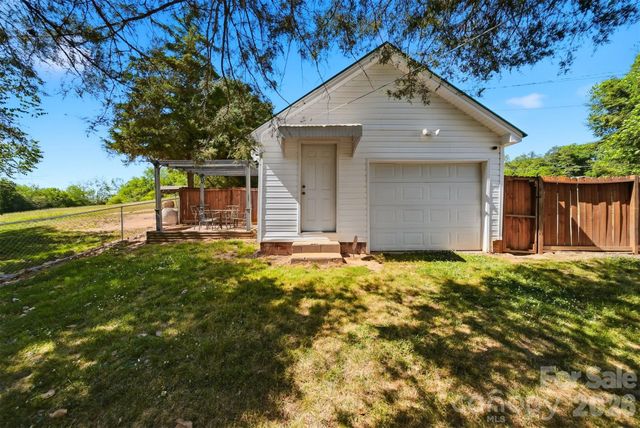 4039 Hartland Road, Lenoir, NC 28645