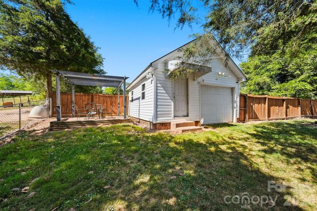 4039 Hartland Road, Lenoir, NC 28645