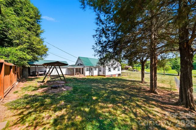 4039 Hartland Road, Lenoir, NC 28645
