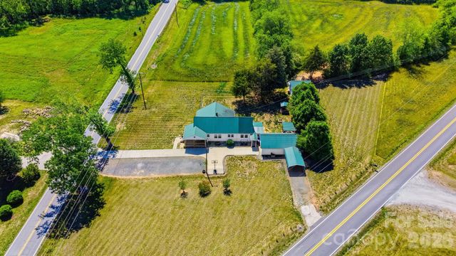 4039 Hartland Road, Lenoir, NC 28645