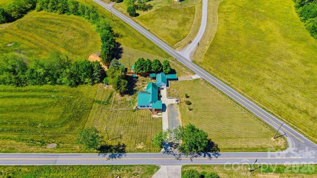 4039 Hartland Road, Lenoir, NC 28645