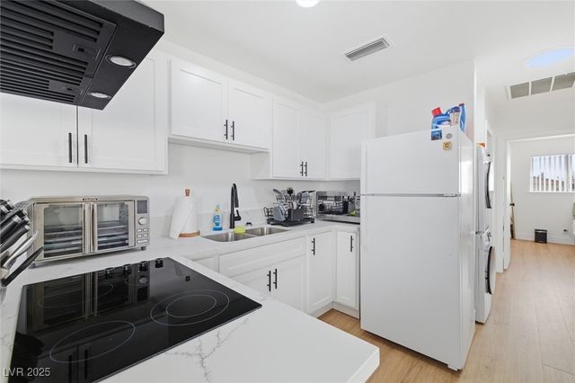 1521 Elizabeth Avenue 4, Las Vegas, NV 89119