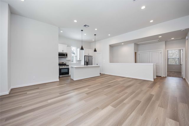 13 Fulton Row Lane, Houston, TX 77076